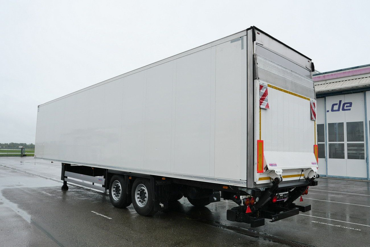 Schmitz Cargobull SKO 18 /LBW BÄR 2500 kg / CARRIER 1550 / LIFT - نصف مقطورة صندوق مغلق: صورة 1 Schmitz Cargobull SKO 18 /LBW BÄR 2500 kg / CARRIER 1550 / LIFT - نصف مقطورة صندوق مغلق: صورة 1