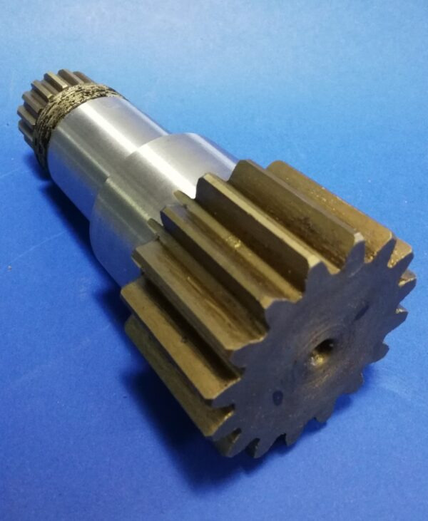 010510A Wałek silnika obrotu Libra 216 - محرك سوينغ - آلات البناء: صورة 1 010510A Wałek silnika obrotu Libra 216 - محرك سوينغ - آلات البناء: صورة 1