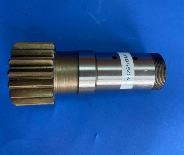 Wałek obrotu 010670A Komatsu PC16 - محرك سوينغ - آلات البناء: صورة 2 Wałek obrotu 010670A Komatsu PC16 - محرك سوينغ - آلات البناء: صورة 2