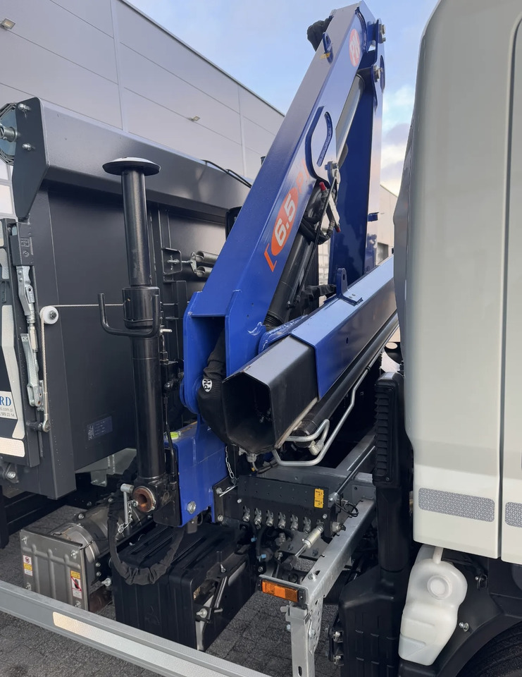 Fuso Canter 9C18 Kran PM 65 Kipper - شاحنة قلاب, شاحنة كرين: صورة 4 Fuso Canter 9C18 Kran PM 65 Kipper - شاحنة قلاب, شاحنة كرين: صورة 4