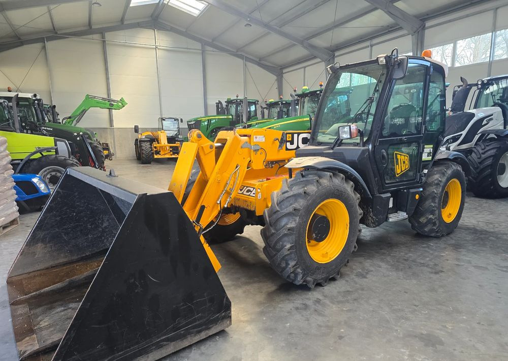JCB 531-70 - آليات: صورة 2 JCB 531-70 - آليات: صورة 2