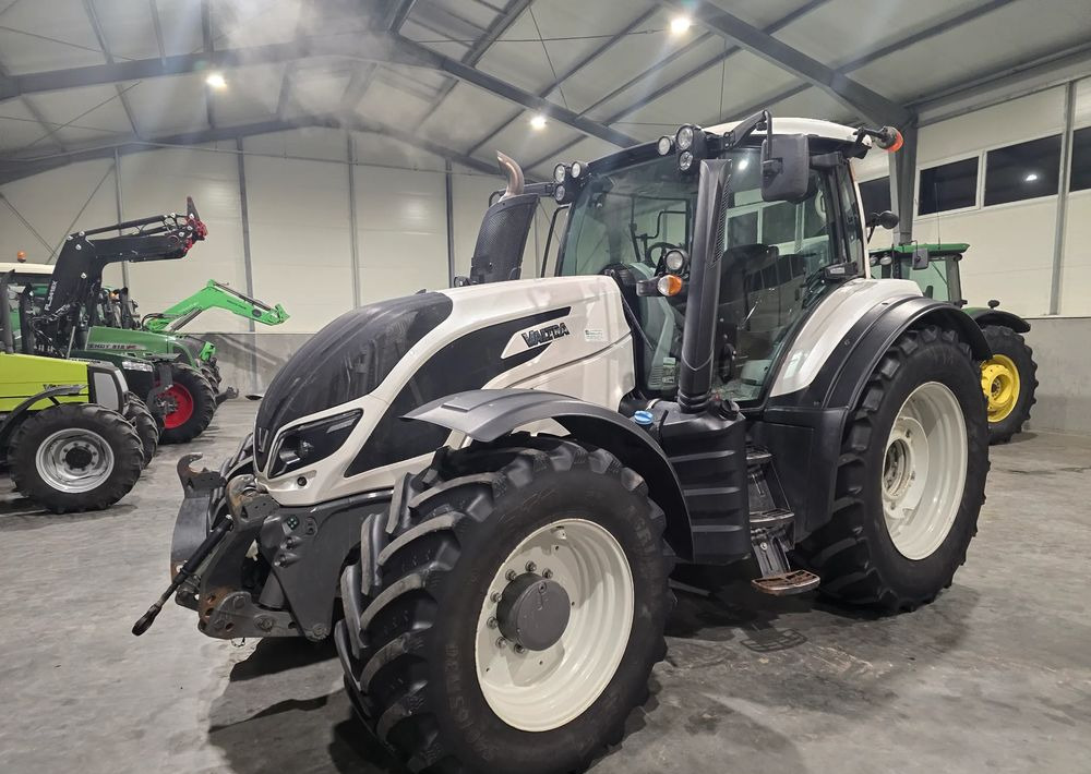 Valtra T 174S - جرار: صورة 2 Valtra T 174S - جرار: صورة 2