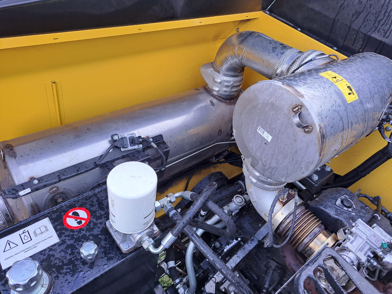 NEW HOLLAND TC 5.90 - حصادة موحَّدة: صورة 5 NEW HOLLAND TC 5.90 - حصادة موحَّدة: صورة 5