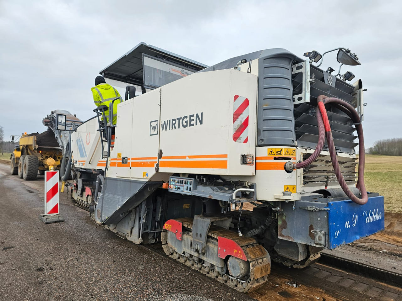 WIRTGEN W220 - قشاطة أسفلت: صورة 2 WIRTGEN W220 - قشاطة أسفلت: صورة 2