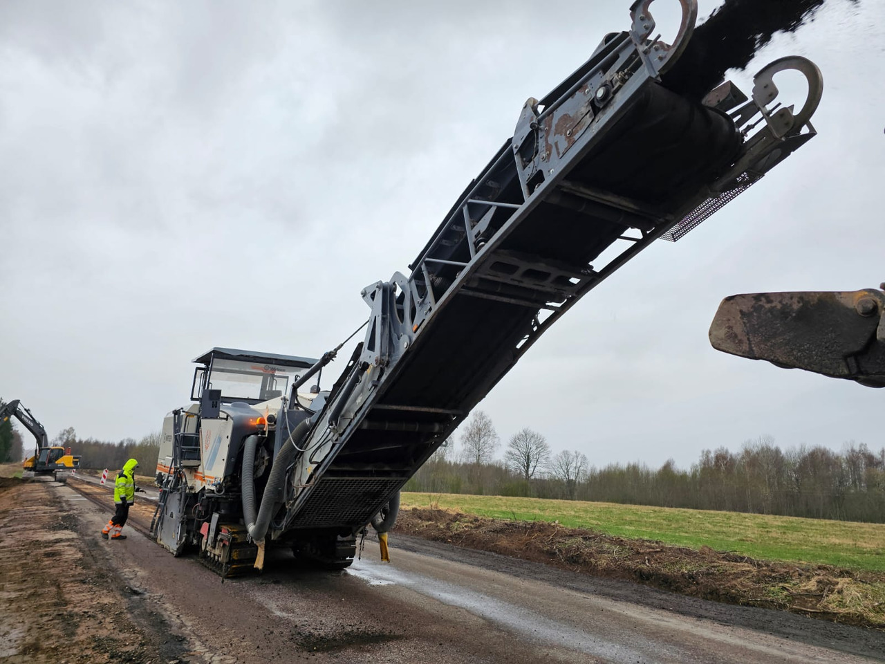 WIRTGEN W220 - قشاطة أسفلت: صورة 4 WIRTGEN W220 - قشاطة أسفلت: صورة 4
