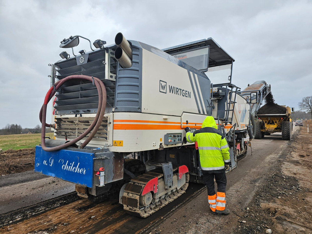 WIRTGEN W220 - قشاطة أسفلت: صورة 3 WIRTGEN W220 - قشاطة أسفلت: صورة 3
