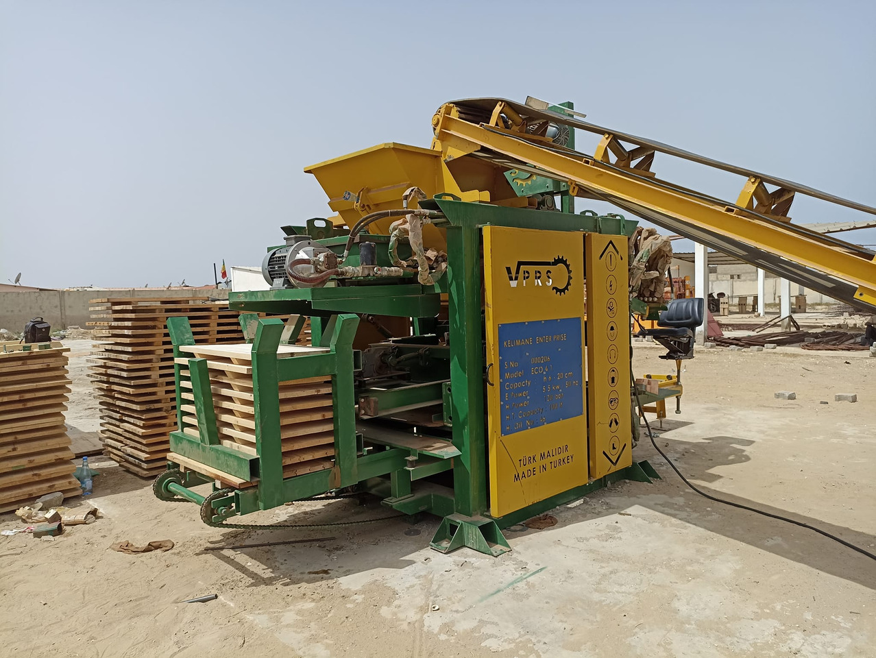 Economic Block Making Machine - ماكينة البلوك: صورة 2 Economic Block Making Machine - ماكينة البلوك: صورة 2