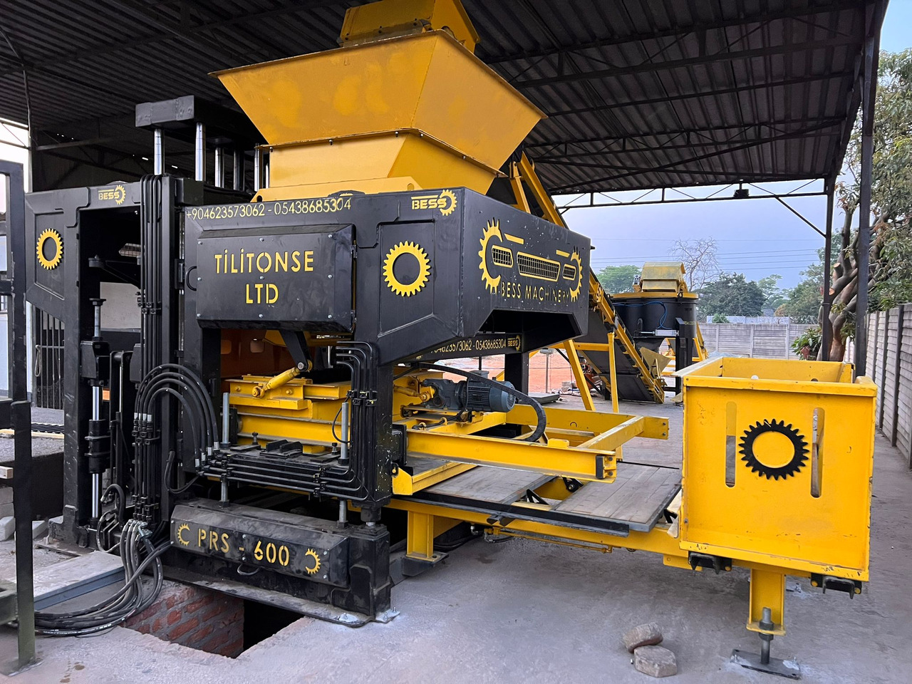 PRS-600 Semi-Automatic Concrete Block Machine - ماكينة البلوك: صورة 4 PRS-600 Semi-Automatic Concrete Block Machine - ماكينة البلوك: صورة 4