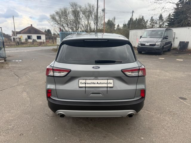 Ford Kuga Trend - سيدان: صورة 5 Ford Kuga Trend - سيدان: صورة 5