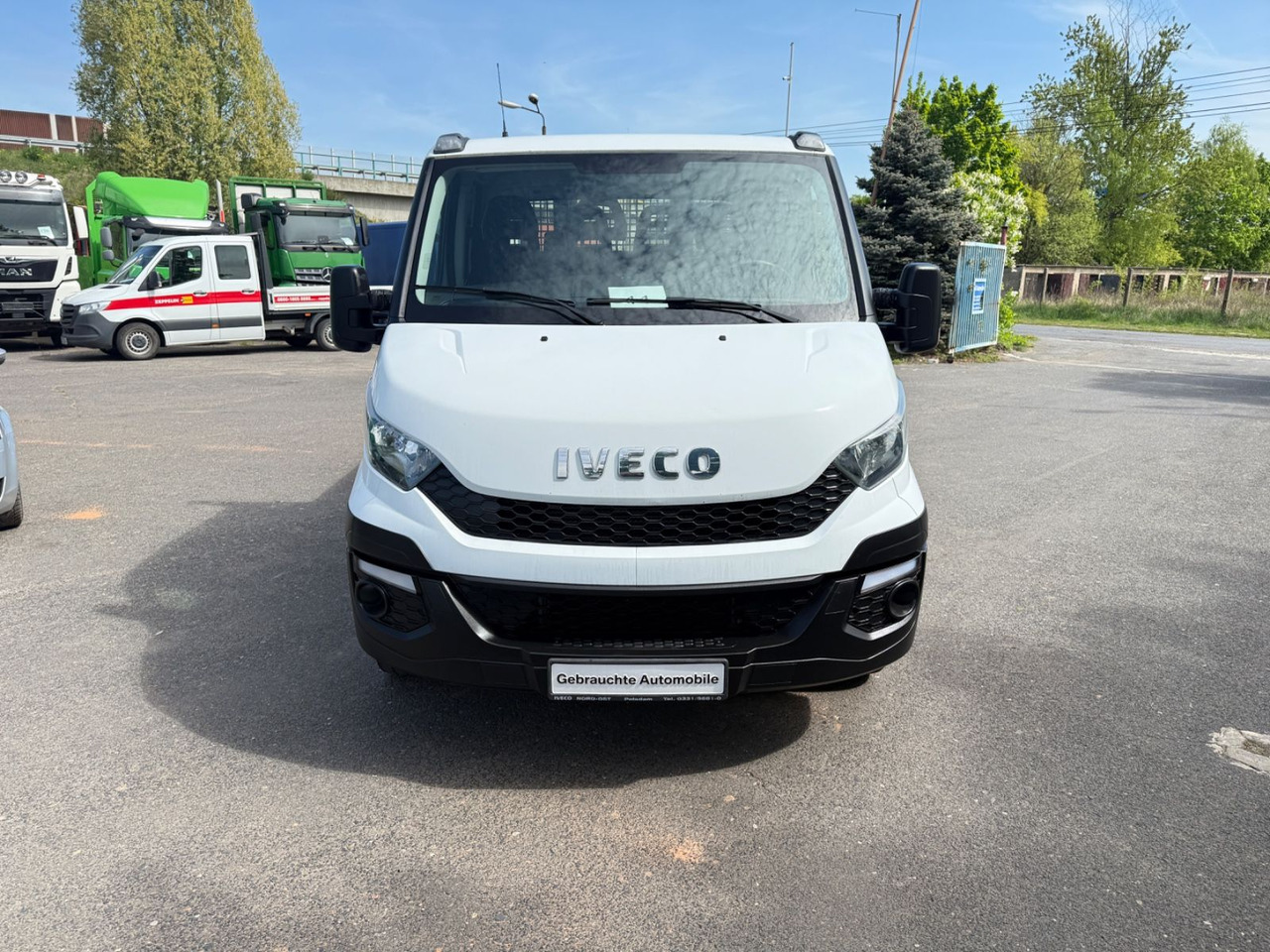Iveco Daily Doppelkabine 35 S 130 7 Sitzer - شاحنة مفتوحة: صورة 1 Iveco Daily Doppelkabine 35 S 130 7 Sitzer - شاحنة مفتوحة: صورة 1