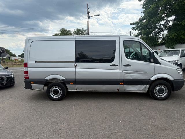 Mercedes-Benz Sprinter II Kasten 219 CDI Automatik - فان المدمجة: صورة 4 Mercedes-Benz Sprinter II Kasten 219 CDI Automatik - فان المدمجة: صورة 4