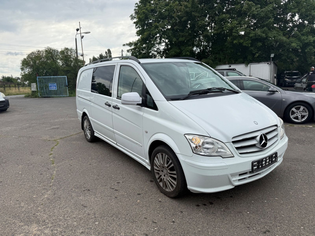 Mercedes-Benz Vito Mixto 122 CDI EFFECT lang - ميكروباص: صورة 2 Mercedes-Benz Vito Mixto 122 CDI EFFECT lang - ميكروباص: صورة 2