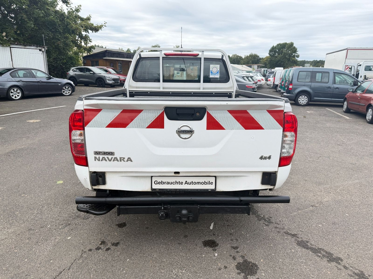 Nissan Navara NP300 Visia King Cab 4x4 - سيارة دفع رباعي: صورة 4 Nissan Navara NP300 Visia King Cab 4x4 - سيارة دفع رباعي: صورة 4