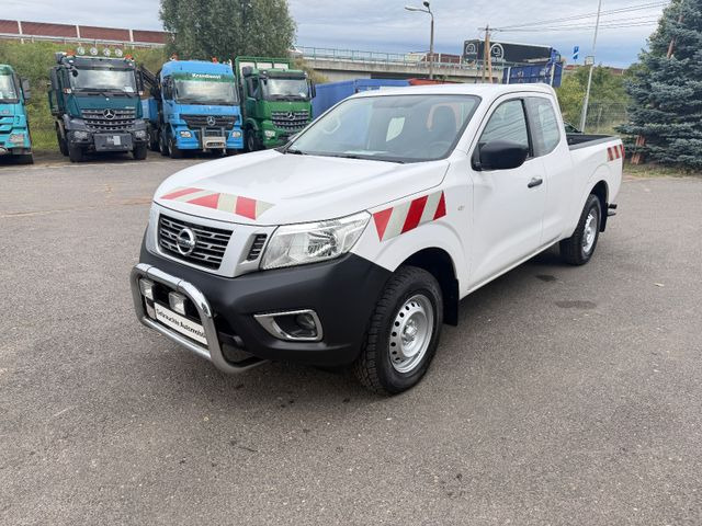 Nissan Navara NP300 Visia King Cab 4x4 - سيارة دفع رباعي: صورة 3 Nissan Navara NP300 Visia King Cab 4x4 - سيارة دفع رباعي: صورة 3