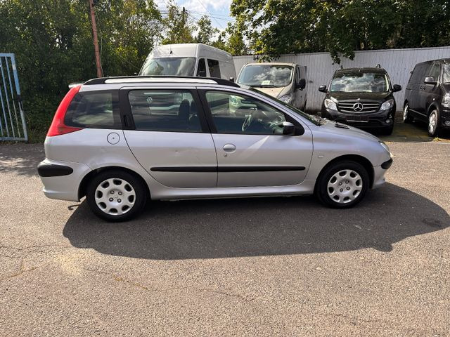 Peugeot 206 SW Grand Filou Cool - سيارة ستيشن: صورة 5 Peugeot 206 SW Grand Filou Cool - سيارة ستيشن: صورة 5