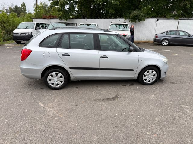 Skoda Fabia Combi Cool Edition - سيارة ستيشن: صورة 4 Skoda Fabia Combi Cool Edition - سيارة ستيشن: صورة 4