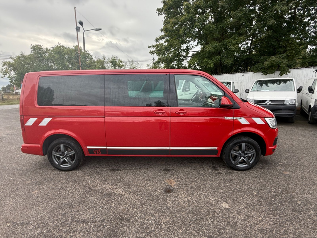 Volkswagen T6 Transporter Bus Multivan Comfortline lang - فان المدمجة: صورة 3 Volkswagen T6 Transporter Bus Multivan Comfortline lang - فان المدمجة: صورة 3