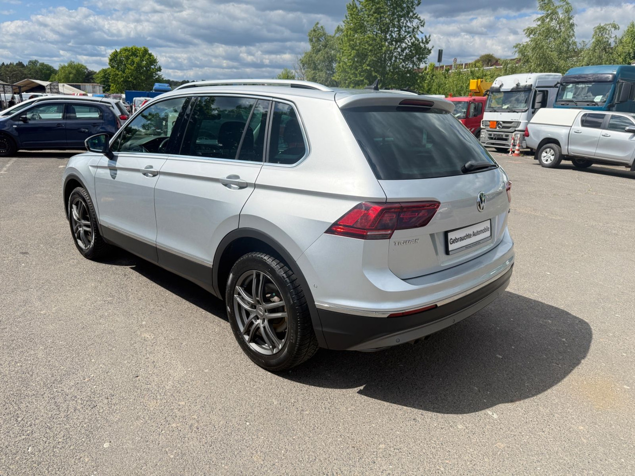 Volkswagen Tiguan Highline BMT/Start-Stopp 4Motion - سيارة دفع رباعي: صورة 5 Volkswagen Tiguan Highline BMT/Start-Stopp 4Motion - سيارة دفع رباعي: صورة 5