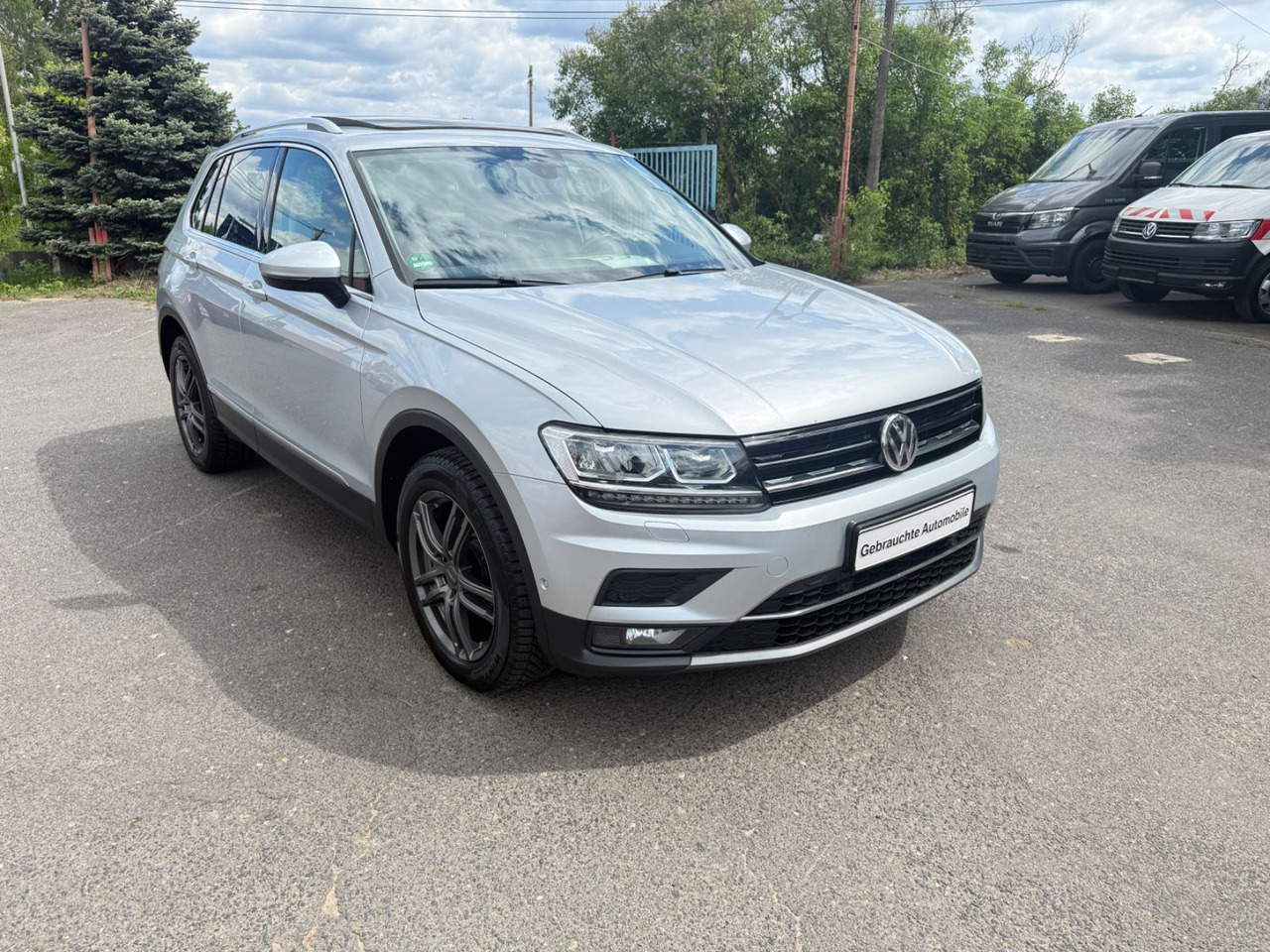 Volkswagen Tiguan Highline BMT/Start-Stopp 4Motion - سيارة دفع رباعي: صورة 2 Volkswagen Tiguan Highline BMT/Start-Stopp 4Motion - سيارة دفع رباعي: صورة 2