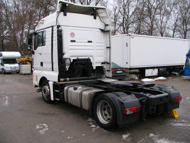 MAN TGX 18.480 / LOW DECK / ENGINE DAMAGE. - وحدة جر: صورة 4 MAN TGX 18.480 / LOW DECK / ENGINE DAMAGE. - وحدة جر: صورة 4