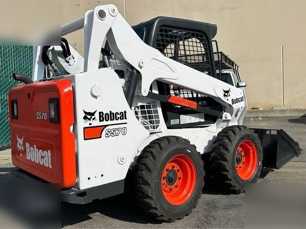 BOBCAT S590 - شيول صغير: صورة 2 BOBCAT S590 - شيول صغير: صورة 2