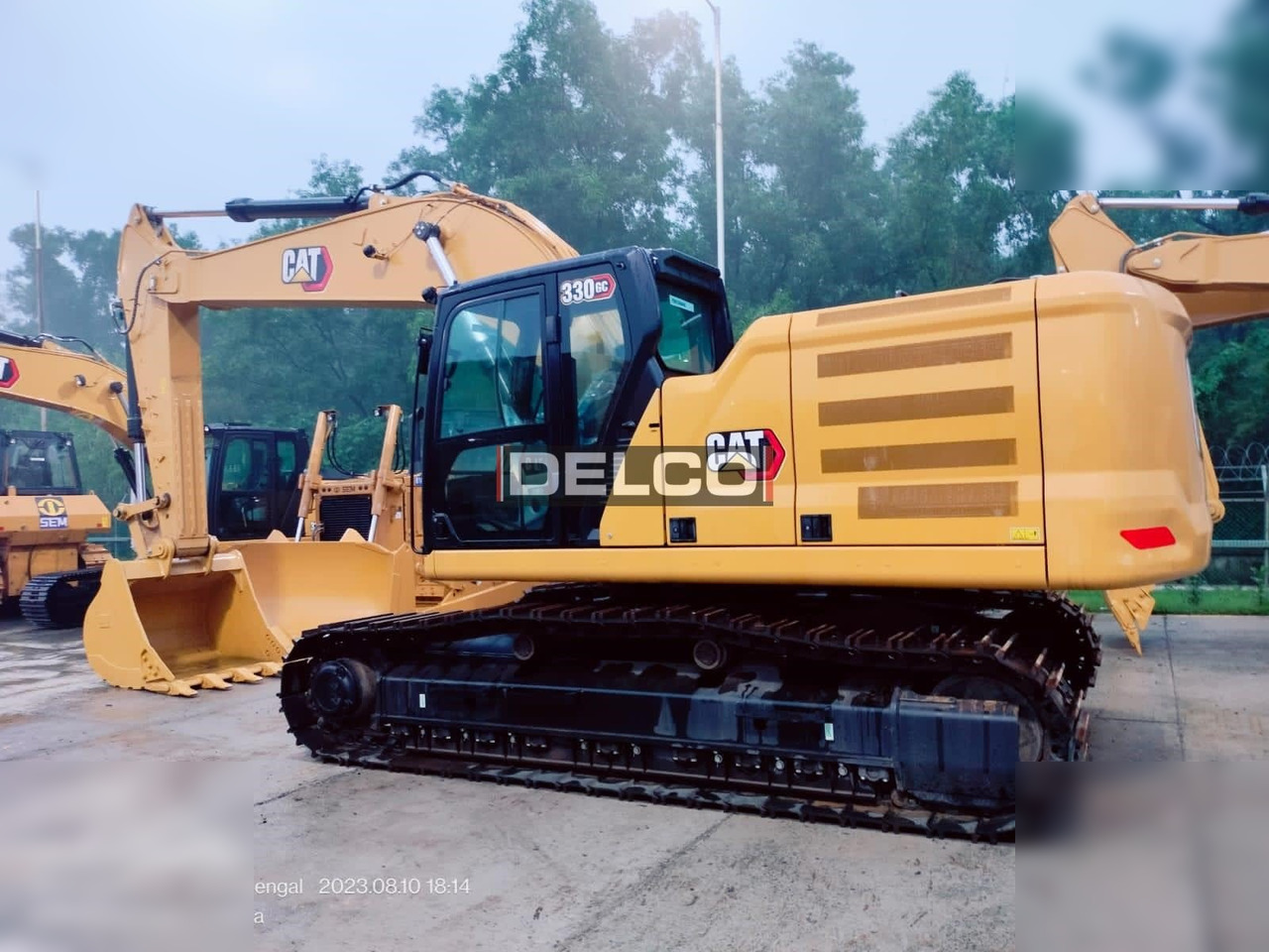 CATERPILLAR 330GC - حفار زحاف: صورة 2 CATERPILLAR 330GC - حفار زحاف: صورة 2