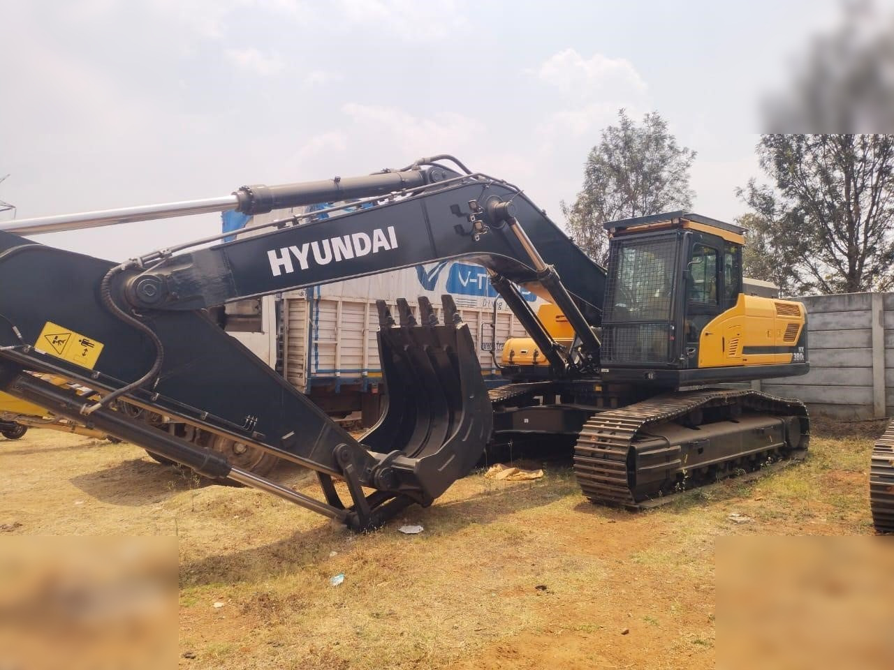 HYUNDAI HX380L - حفار زحاف: صورة 2 HYUNDAI HX380L - حفار زحاف: صورة 2