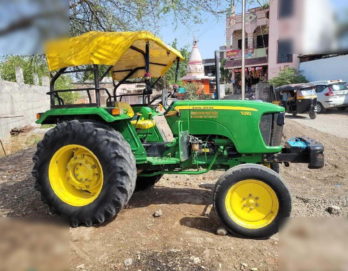 JOHN DEERE 5210 - جرار: صورة 3 JOHN DEERE 5210 - جرار: صورة 3