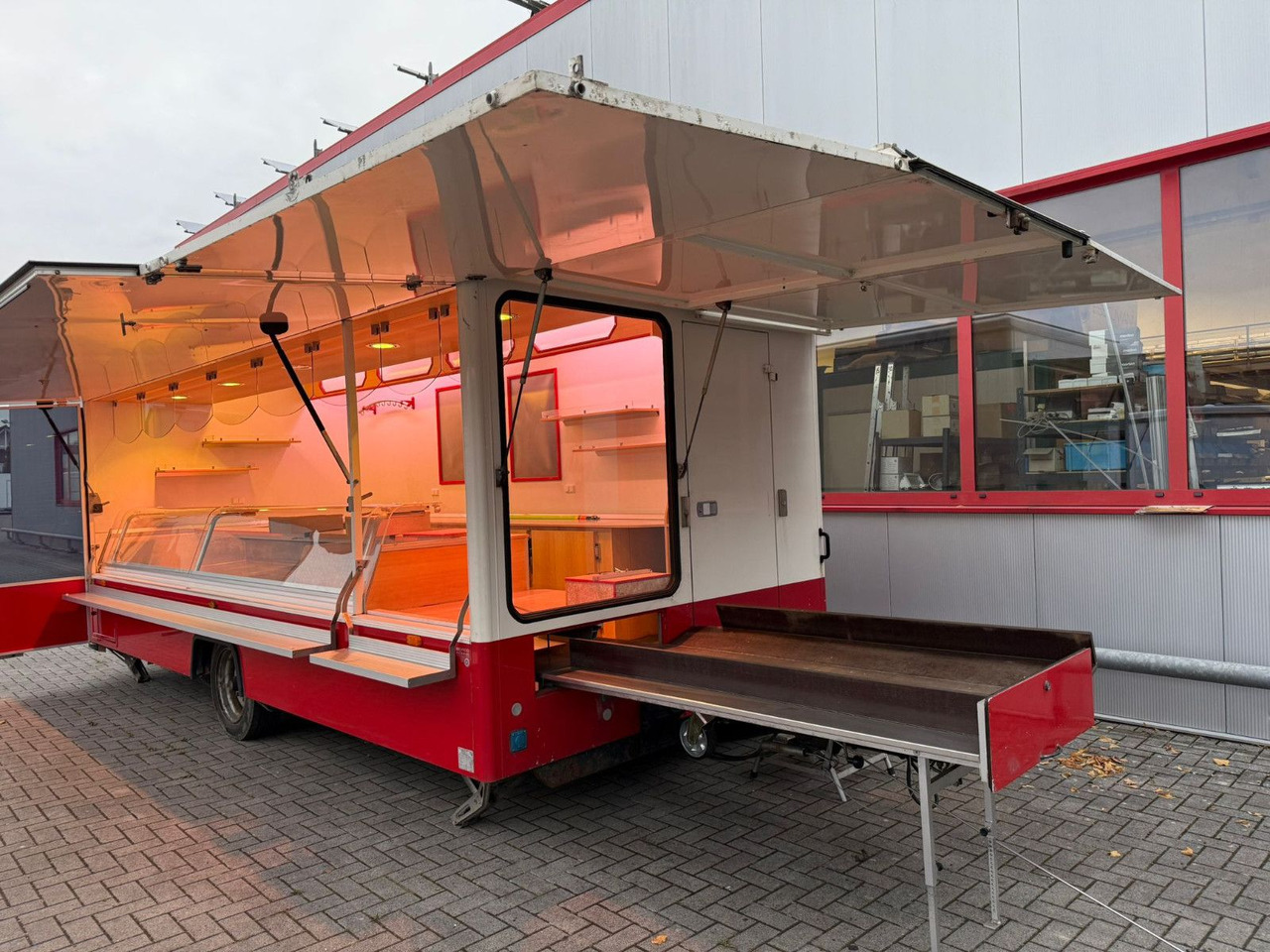 Borco-Höhns Borco Höhns Verkaufsanhänger - مقطورة بيع ( الأغذية): صورة 3 Borco-Höhns Borco Höhns Verkaufsanhänger - مقطورة بيع ( الأغذية): صورة 3