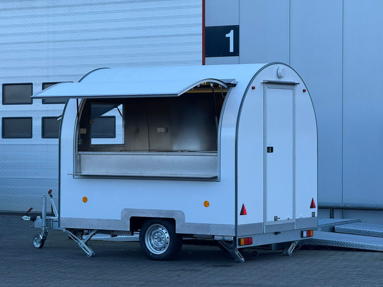 Esselmann EasyGo 280 ähn Buddystar oder Multiwagon - مقطورة بيع ( الأغذية): صورة 5 Esselmann EasyGo 280 ähn Buddystar oder Multiwagon - مقطورة بيع ( الأغذية): صورة 5