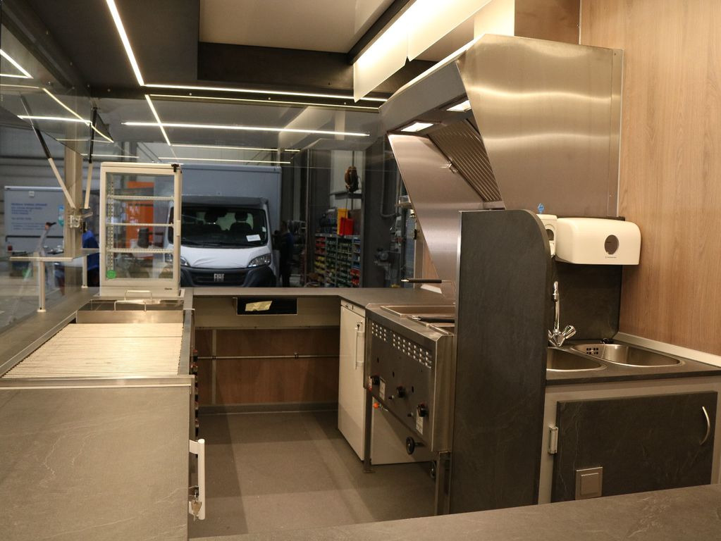 Esselmann Imbiss Foodtrailer Verkaufsanhänger - مقطورة بيع ( الأغذية): صورة 5 Esselmann Imbiss Foodtrailer Verkaufsanhänger - مقطورة بيع ( الأغذية): صورة 5