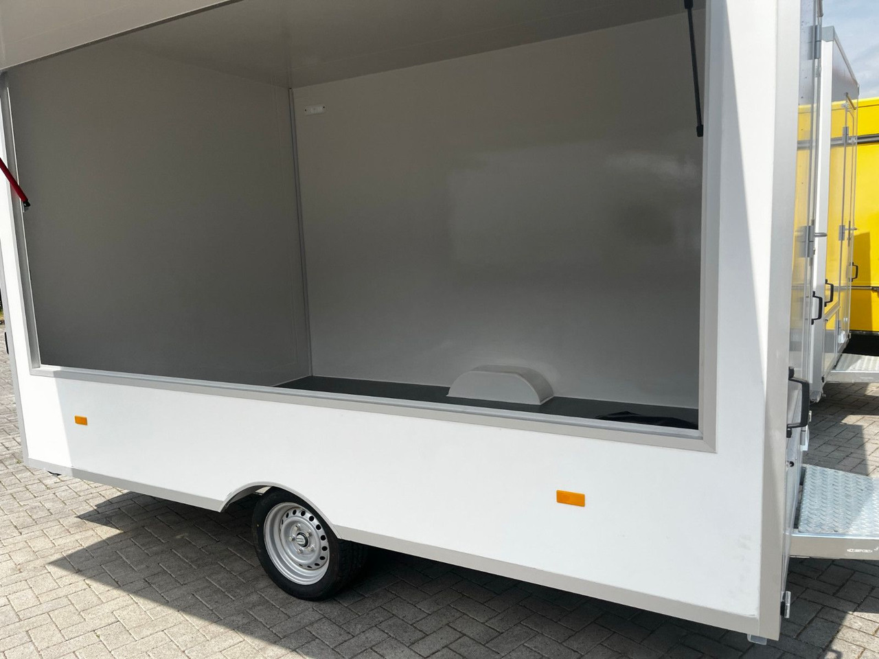 Esselmann Sandwichanhänger Verkaufsanhänger leer - مقطورة بيع ( الأغذية): صورة 3 Esselmann Sandwichanhänger Verkaufsanhänger leer - مقطورة بيع ( الأغذية): صورة 3