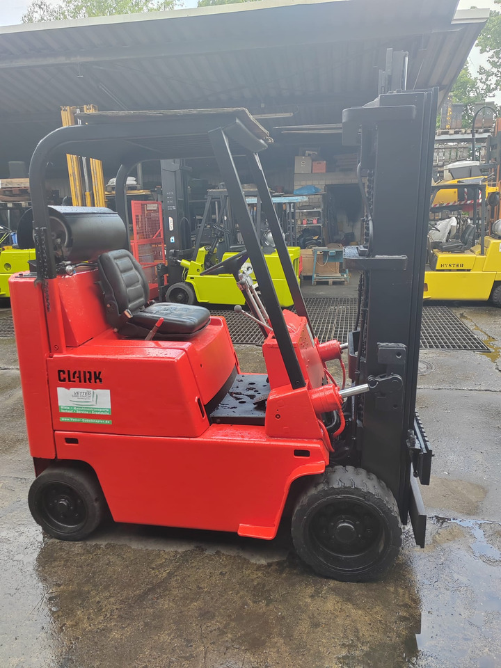 Clark C 500 70 Q - رافعة شوكية تعمل بالغاز: صورة 2 Clark C 500 70 Q - رافعة شوكية تعمل بالغاز: صورة 2