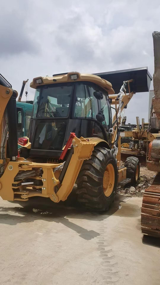 CAT 420F - جرافة حفار: صورة 1 CAT 420F - جرافة حفار: صورة 1