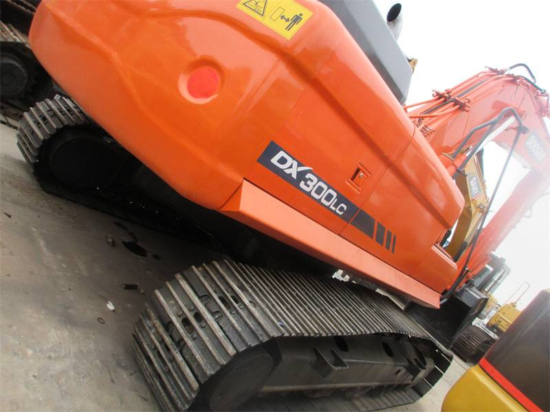 Doosan DX300LC - حفار زحاف: صورة 1 Doosan DX300LC - حفار زحاف: صورة 1