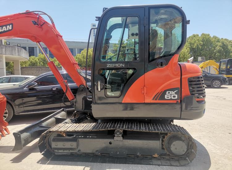 Doosan DX60 - حفارة مُصَّغرة: صورة 3 Doosan DX60 - حفارة مُصَّغرة: صورة 3