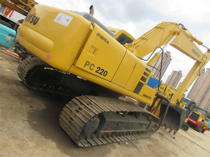 Komatsu PC220-6 - حفار زحاف: صورة 1 Komatsu PC220-6 - حفار زحاف: صورة 1