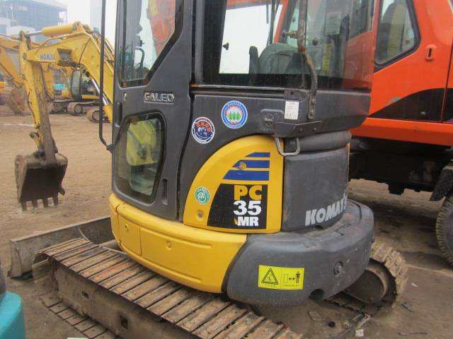 Komatsu PC35 - حفارة مُصَّغرة: صورة 1 Komatsu PC35 - حفارة مُصَّغرة: صورة 1