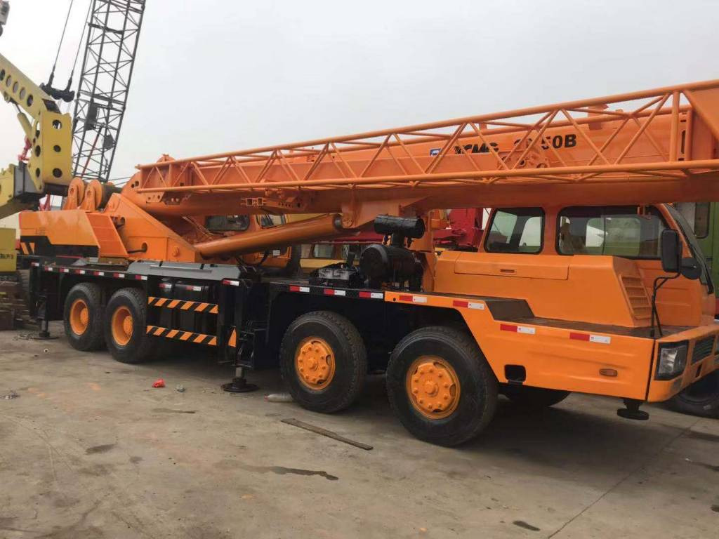 XCMG QY50 - رافعة لجميع التضاريس: صورة 1 XCMG QY50 - رافعة لجميع التضاريس: صورة 1