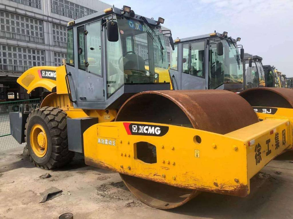 XCMG XS223J - مدحلة ضاغطة: صورة 1 XCMG XS223J - مدحلة ضاغطة: صورة 1