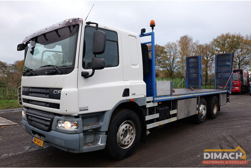 DAF FAG CF 75 Oprijwagen met hydraulische kleppen 6x2*4 - airco - 16.150 KG - شاحنة هيكل كابينة: صورة 3 DAF FAG CF 75 Oprijwagen met hydraulische kleppen 6x2*4 - airco - 16.150 KG - شاحنة هيكل كابينة: صورة 3