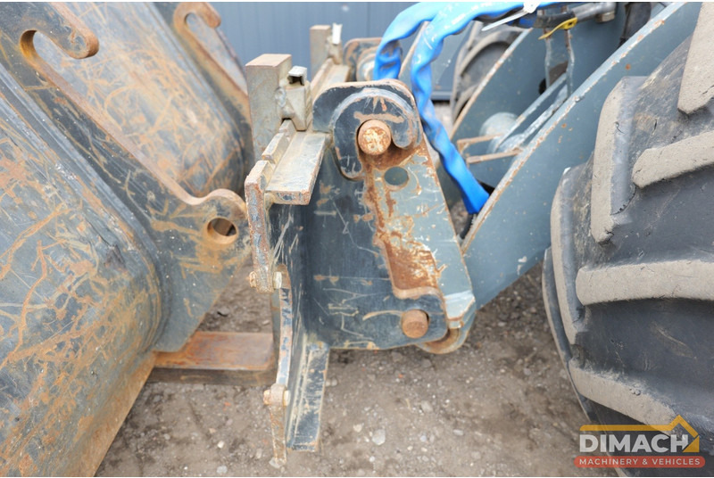 Giant V452T X-TRA GiANT V452T X-TRA hydr. snelwissel bak en palletvorken - تركس: صورة 5 Giant V452T X-TRA GiANT V452T X-TRA hydr. snelwissel bak en palletvorken - تركس: صورة 5