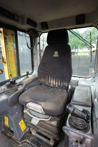 Komatsu D 65 PX-15 E0 ripper - manual engine - 388cm wide - جرافة: صورة 3 Komatsu D 65 PX-15 E0 ripper - manual engine - 388cm wide - جرافة: صورة 3