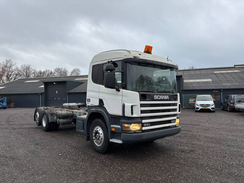 Scania 94 D Low km!! automatic gearbox - manual engine - شاحنة هيكل كابينة: صورة 1 Scania 94 D Low km!! automatic gearbox - manual engine - شاحنة هيكل كابينة: صورة 1