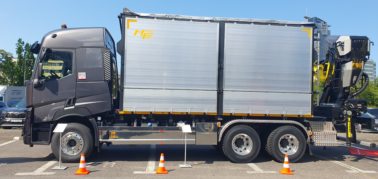 RENAULT TRUCKS CP6x4 Renault zabudowa do biomasy z żyurawiem Tajfun L155ZK/ Renault Biomass body with crane Tajfun L155ZK/ Renault Biomasse-Aufbau mit Kran Tajfun L155ZK - شاحنة قطع الأشجار: صورة 2 RENAULT TRUCKS CP6x4 Renault zabudowa do biomasy z żyurawiem Tajfun L155ZK/ Renault Biomass body with crane Tajfun L155ZK/ Renault Biomasse-Aufbau mit Kran Tajfun L155ZK - شاحنة قطع الأشجار: صورة 2