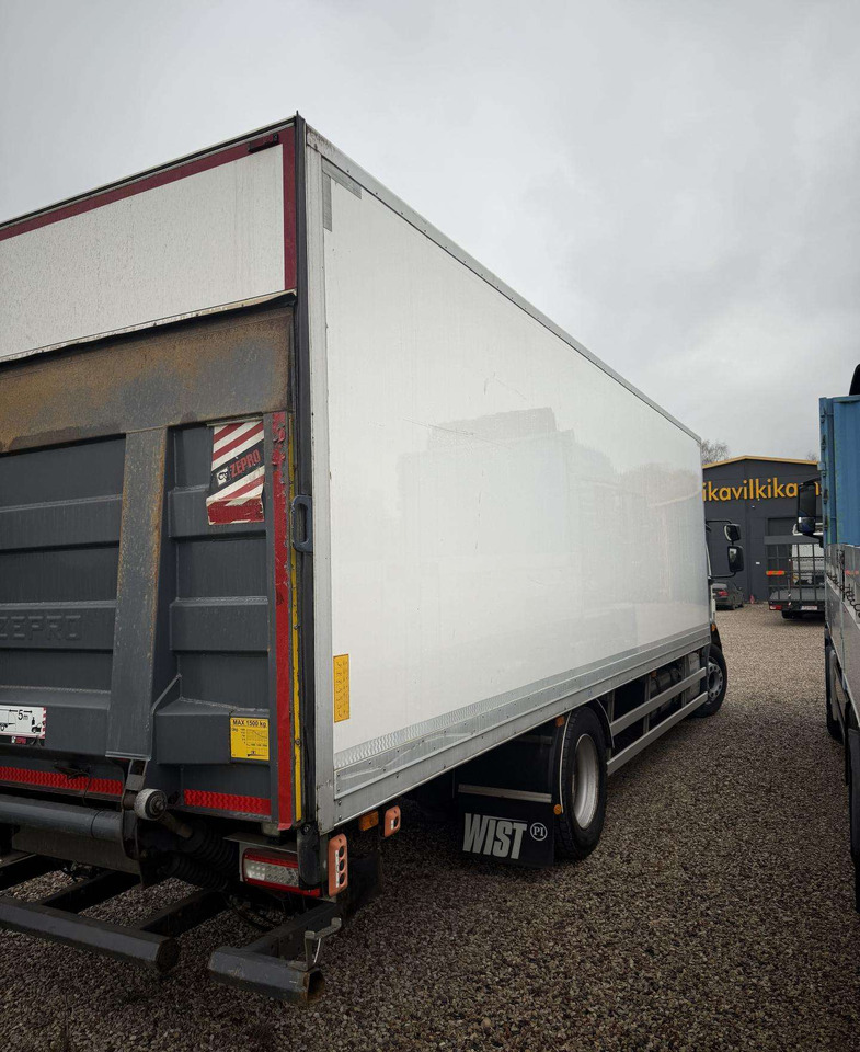 Volvo Kėbulas - شاحنة مقفلة: صورة 3 Volvo Kėbulas - شاحنة مقفلة: صورة 3