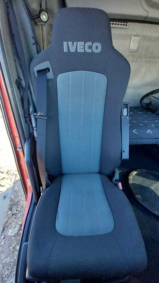 Fotel do IVECO STRALIS 500 - مقعد - شاحنة: صورة 1 Fotel do IVECO STRALIS 500 - مقعد - شاحنة: صورة 1