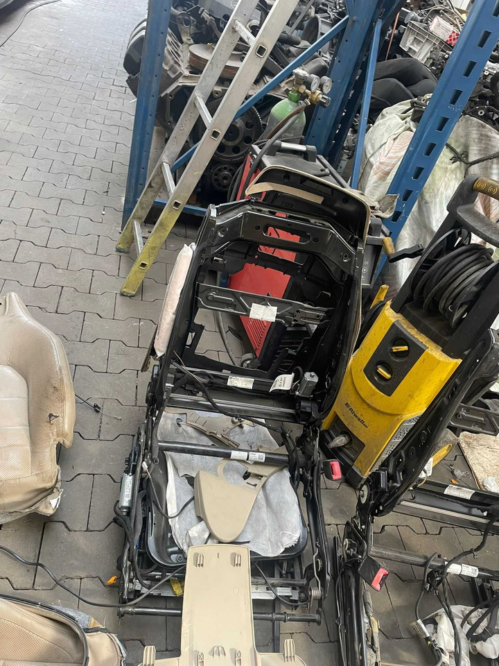 Fotele do Mercedes W 207 kabrio - مقعد - سيارة: صورة 3 Fotele do Mercedes W 207 kabrio - مقعد - سيارة: صورة 3