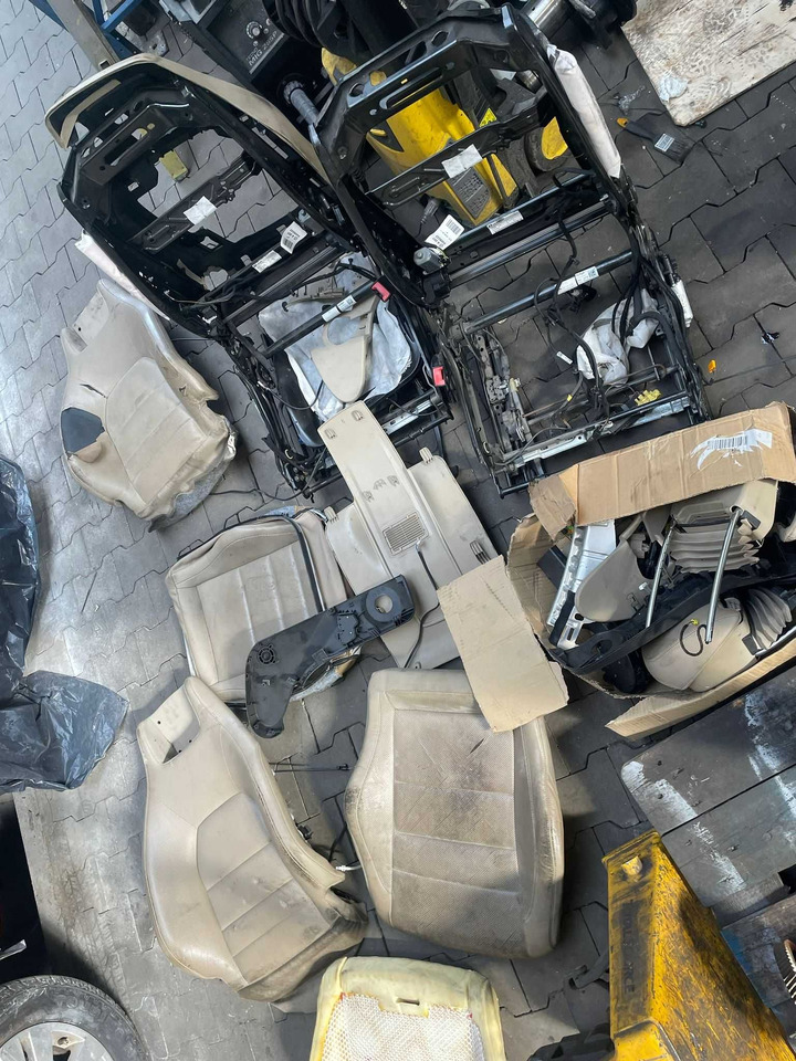 Fotele do Mercedes W 207 kabrio - مقعد - سيارة: صورة 2 Fotele do Mercedes W 207 kabrio - مقعد - سيارة: صورة 2