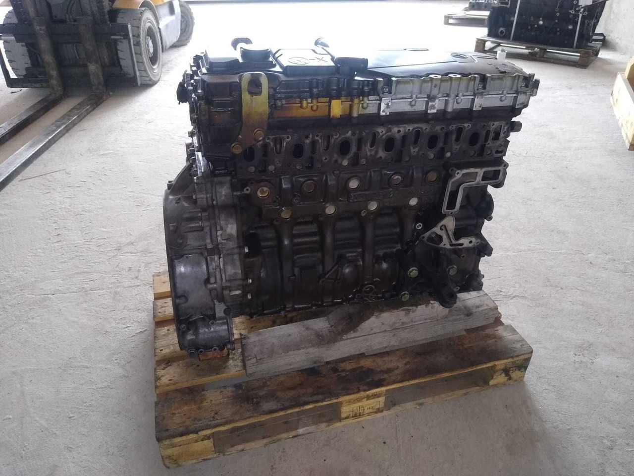 Glowica Mercedes om936 mp4 silnik euro6 Setra Class New Holland - محرك: صورة 2 Glowica Mercedes om936 mp4 silnik euro6 Setra Class New Holland - محرك: صورة 2